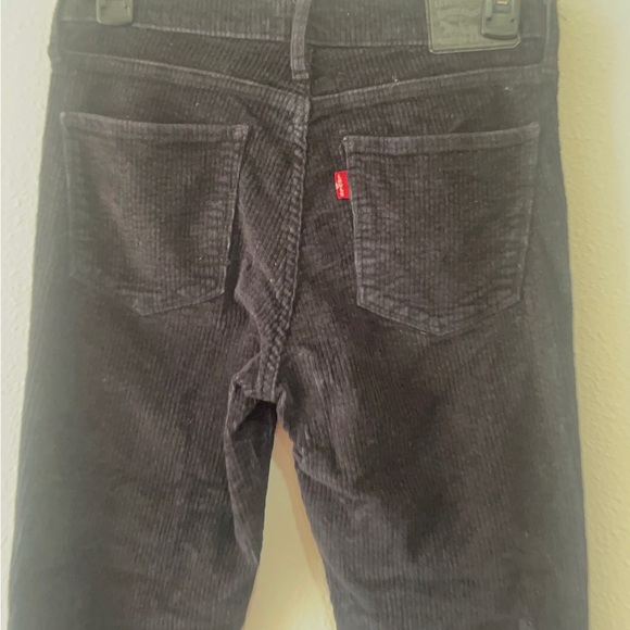 Levi's Women's black velvet Skinny Jeans - Picture 9 of 11